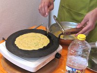 kochkurs-11Juli2018-15  Die Dhirdis (würzige Pfannkuchen) werden gebacken