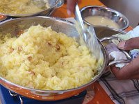 kochkurs-11Juli2018-31  Reisgericht kochen, bis das Wasser verkocht ist